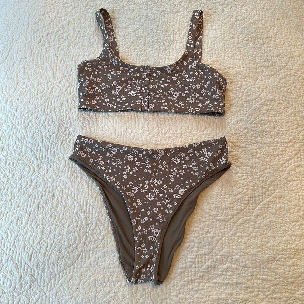 Andie bikini size M only worn once!